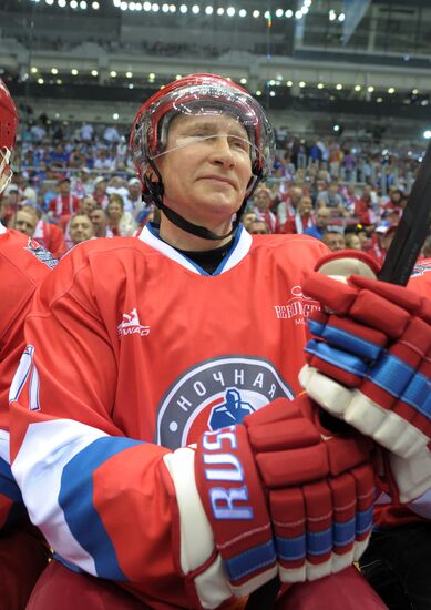 Vladimir Putin takes part in gala match at Russian Amateur Ice Hockey Festival
