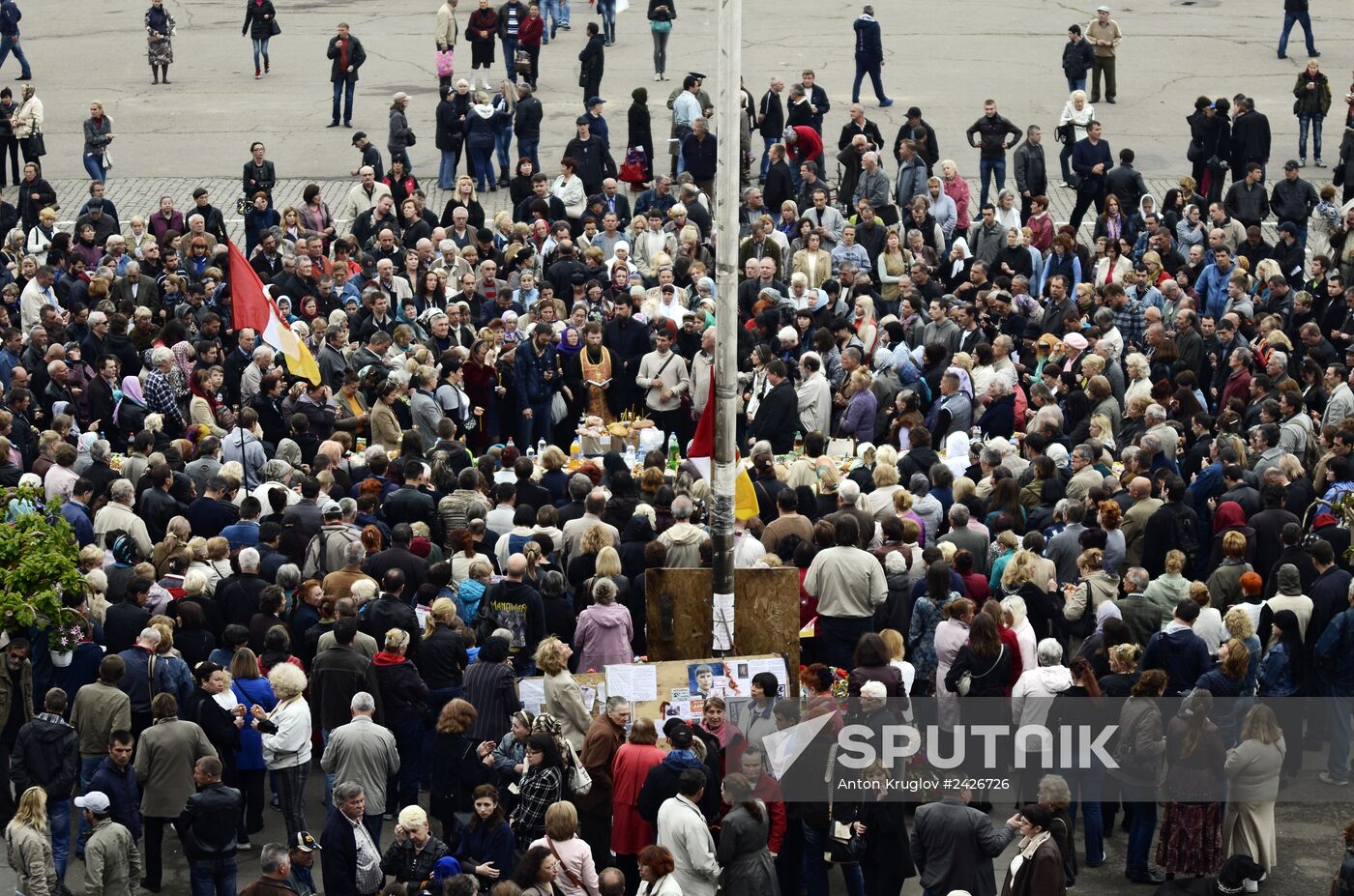 Odessa residents mourn outside Trade Unions House