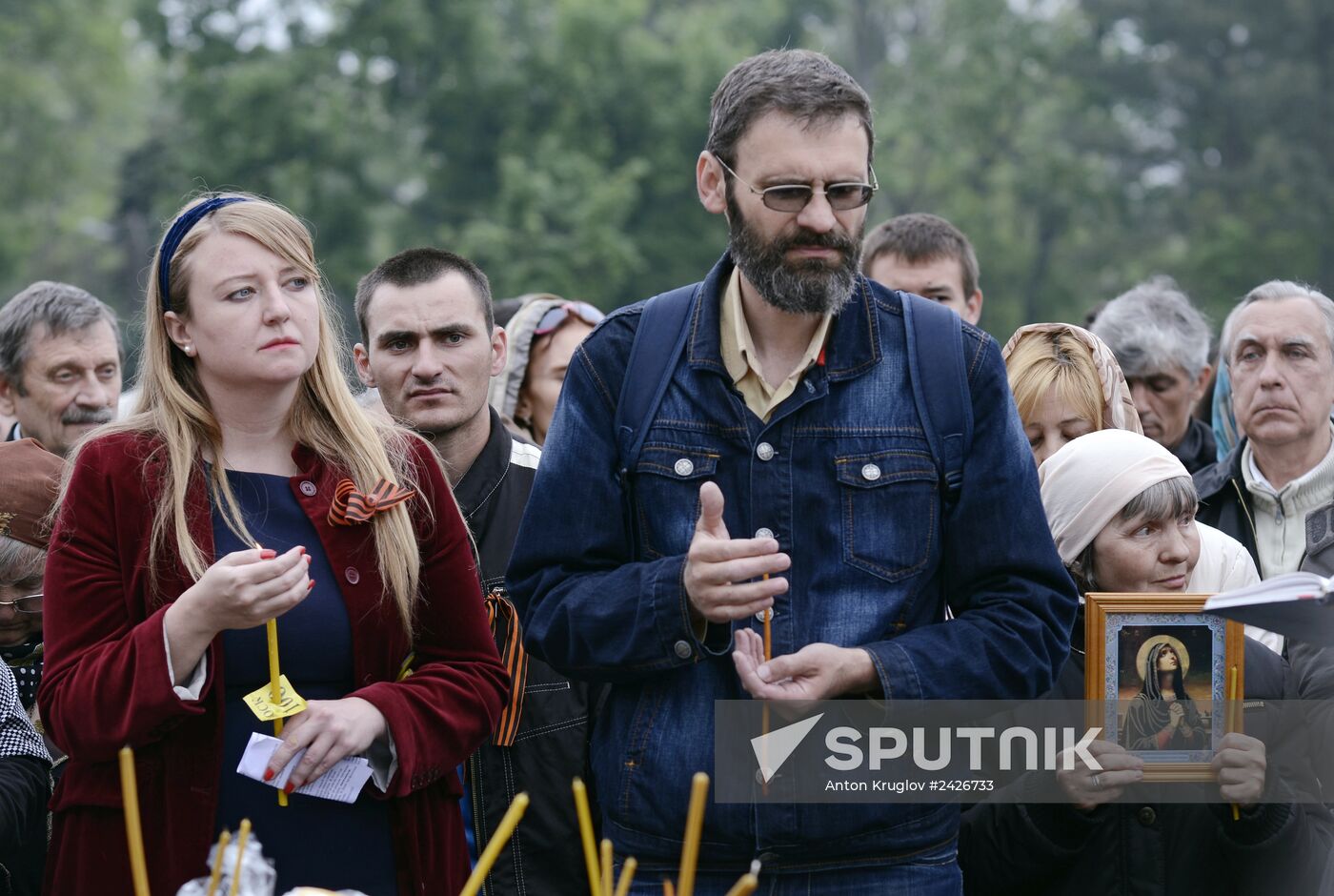 Odessa residents mourn outside Trade Unions House