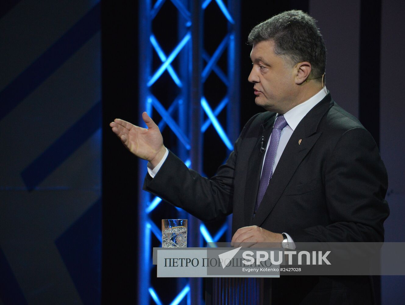 Ukrainian presidential candidates take part in television debates