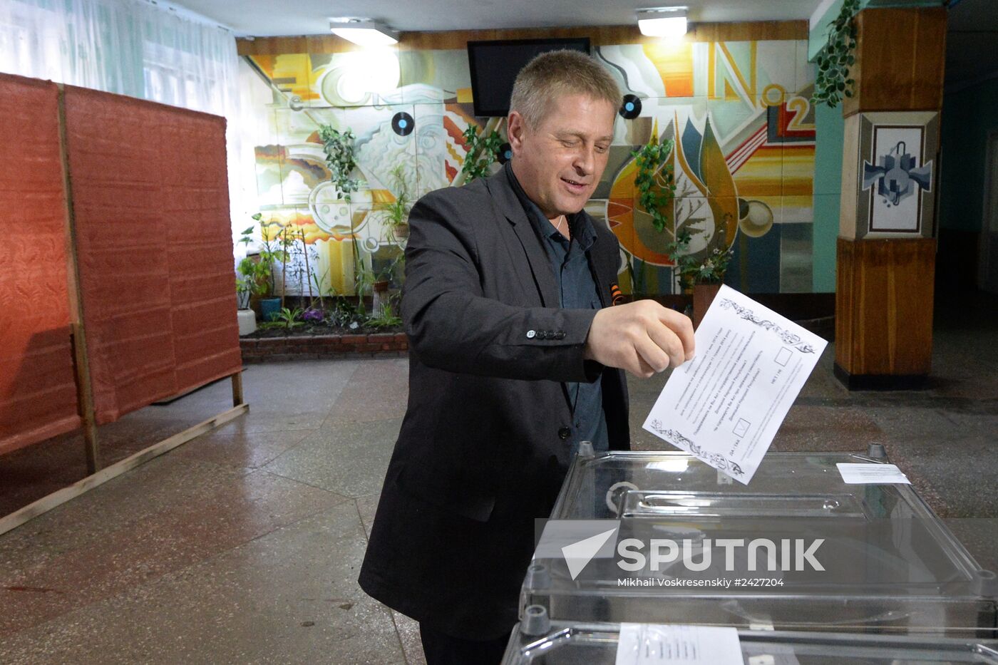 Donetsk and Lugansk regions hold referendum on self-determination