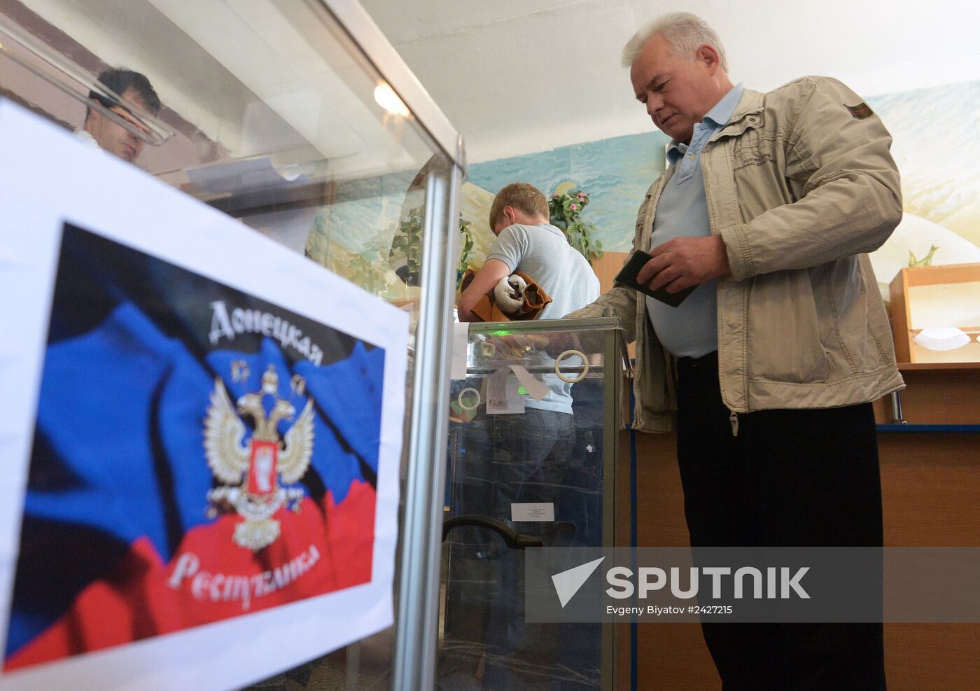 Donetsk and Lugansk regions hold referendum on self-determination