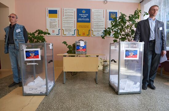 Donetsk and Lugansk regions hold referendum on self-determination
