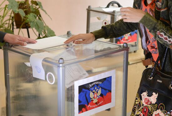 Donetsk and Lugansk regions hold referendum on self-determination