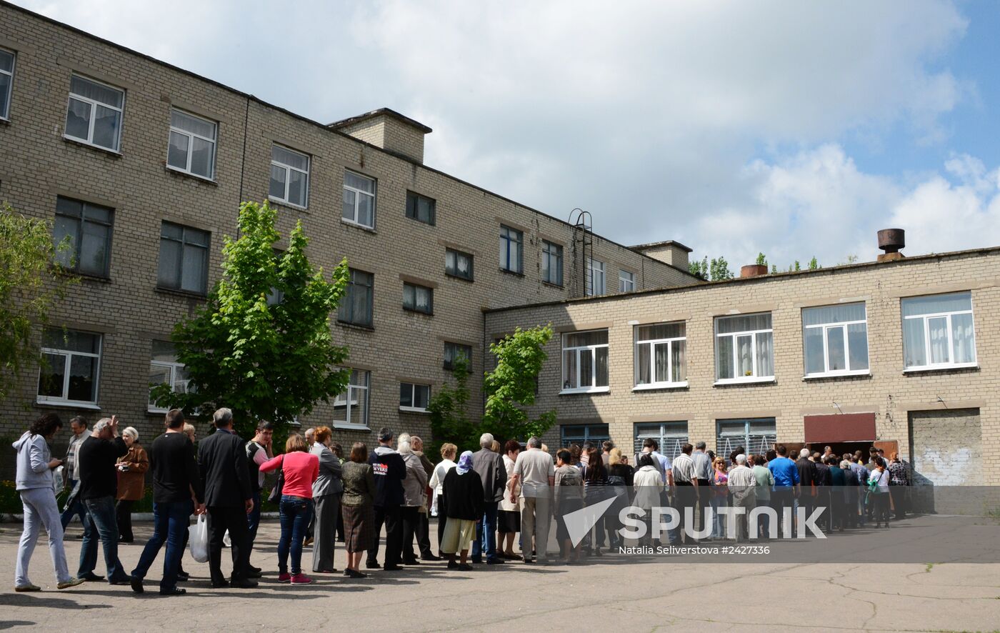 Donetsk and Lugansk regions hold referendum on self-determination