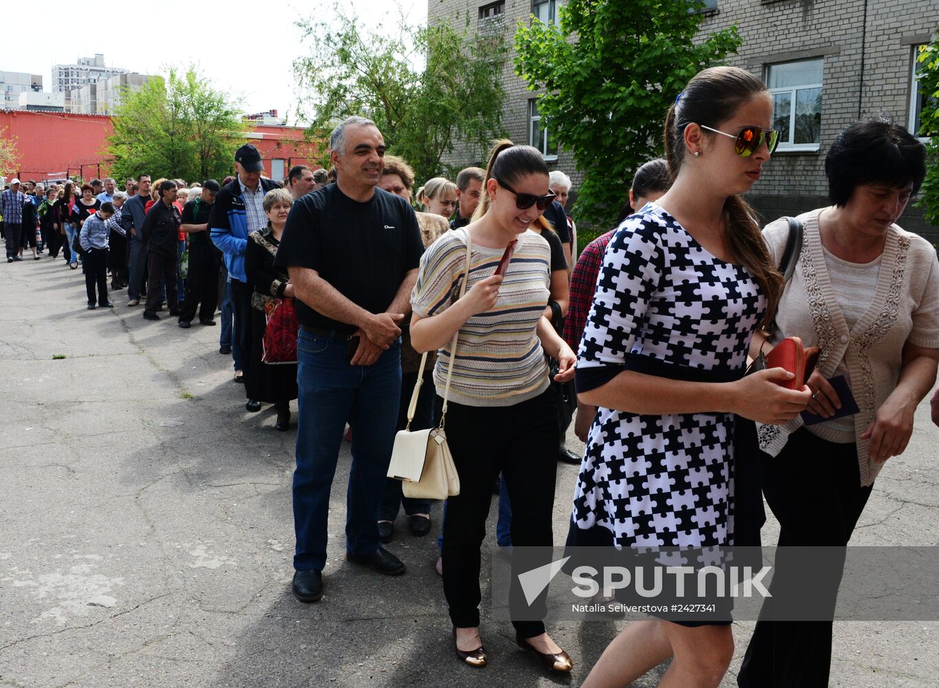 Donetsk and Lugansk regions hold referendum on self-determination