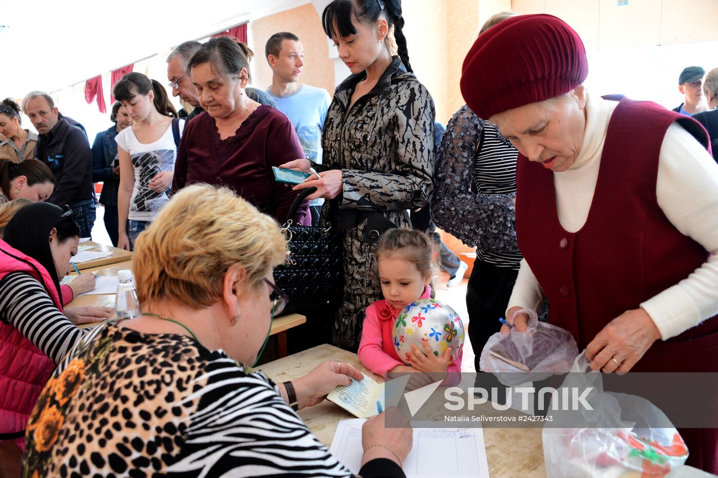 Donetsk and Lugansk regions hold referendum on self-determination