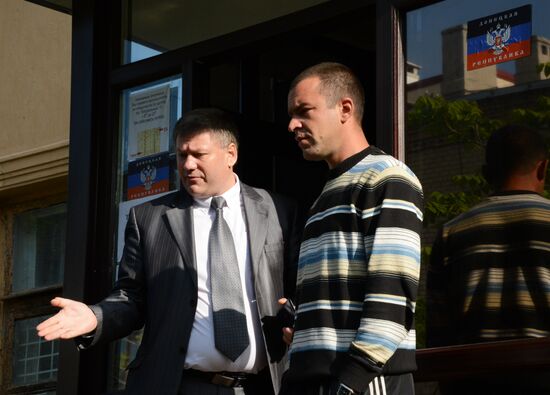 Donetsk and Lugansk regions hold referendum on self-determination
