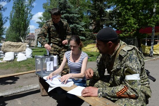 Donetsk and Lugansk regions hold referendum on self-determination