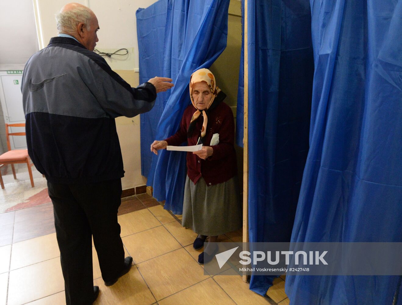 Donetsk and Lugansk regions hold referendum on self-determination