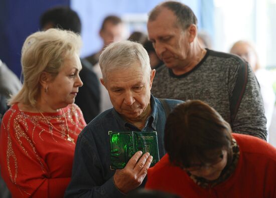 Donetsk and Lugansk regions hold referendum on self-determination