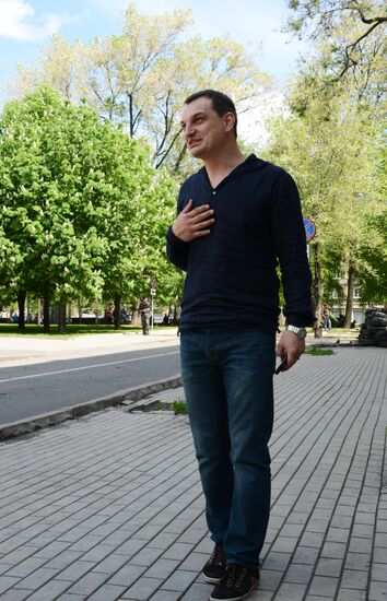 Donetsk and Lugansk regions hold referendum on self-determination