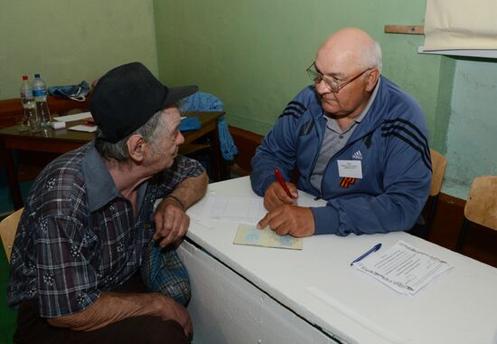 Donetsk and Lugansk regions hold referendum on self-determination