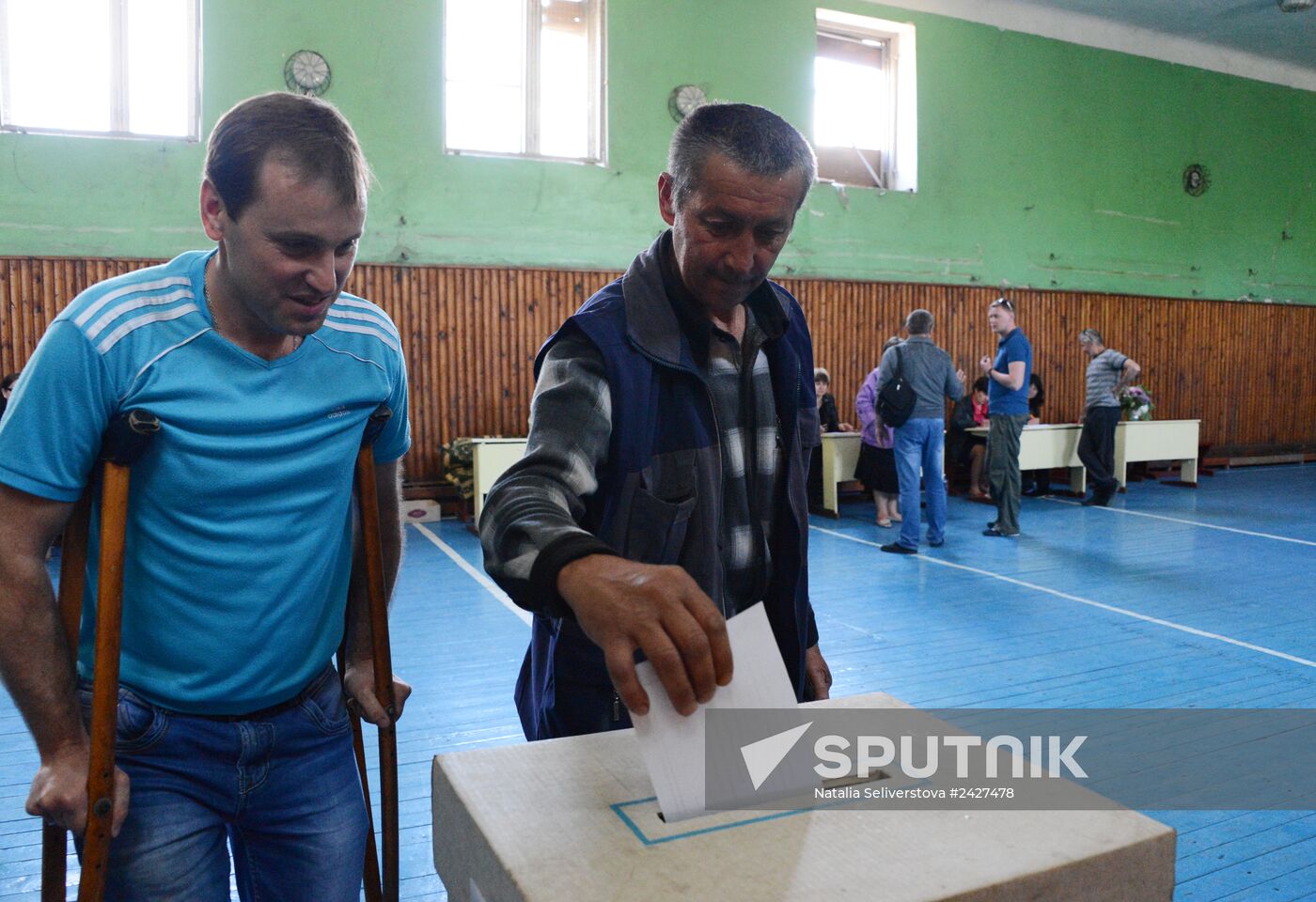 Donetsk and Lugansk regions hold referendum on self-determination