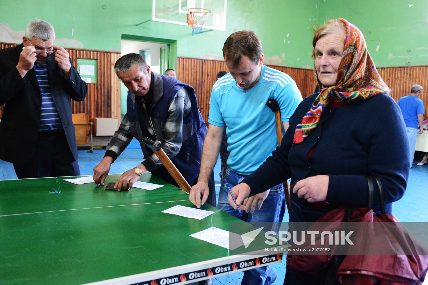 Donetsk and Lugansk regions hold referendum on self-determination