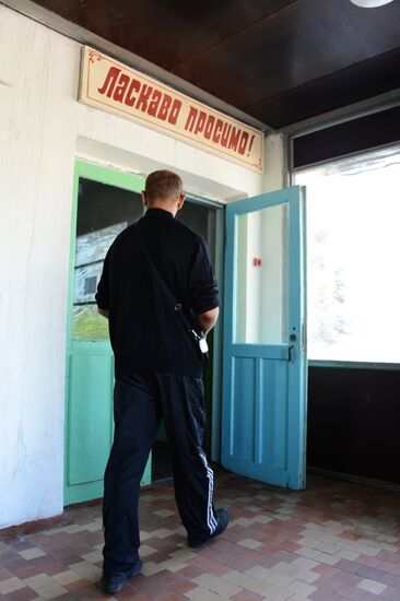 Donetsk and Lugansk regions hold referendum on self-determination