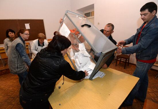 Southeast Ukraine referendum vote count