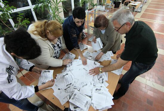 Southeast Ukraine referendum vote count