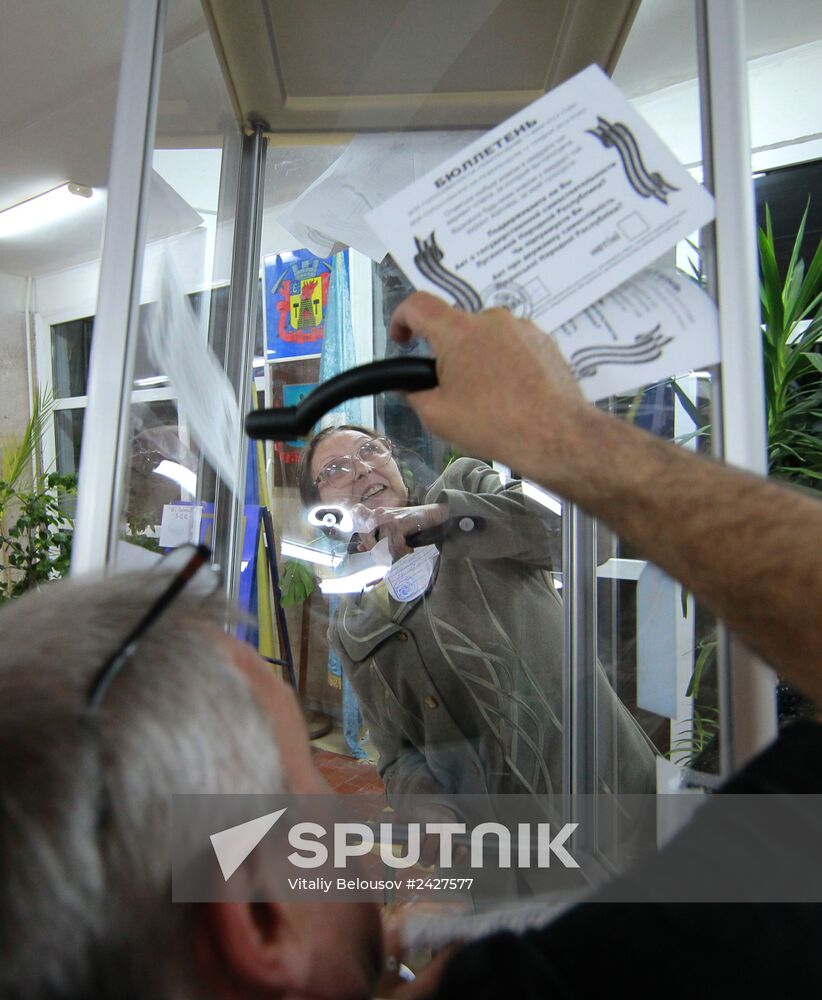 Southeast Ukraine referendum vote count