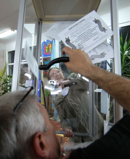 Southeast Ukraine referendum vote count