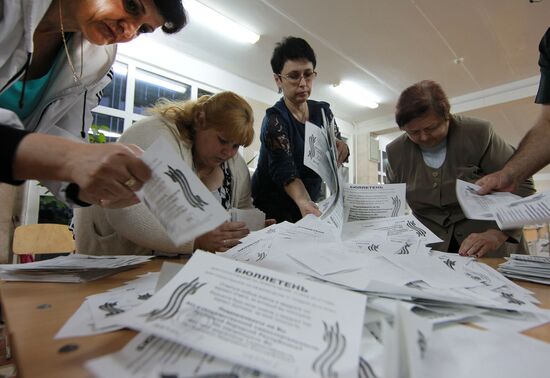 Southeast Ukraine referendum vote count
