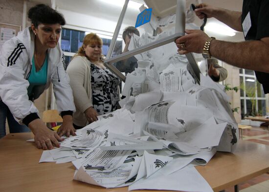 Southeast Ukraine referendum vote count