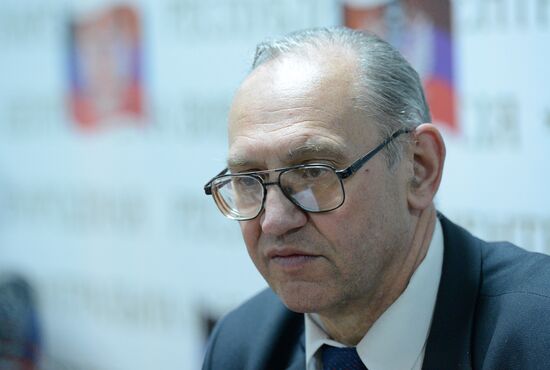 Counting ballots following referendum on the status of southeastern Ukraine