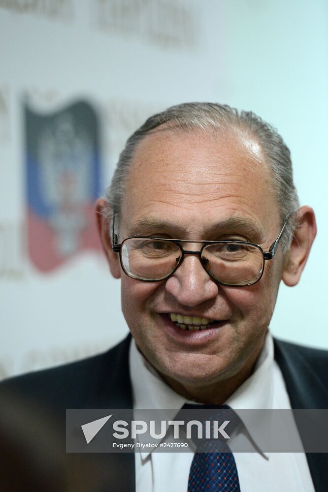 Counting ballots following referendum on the status of southeastern Ukraine