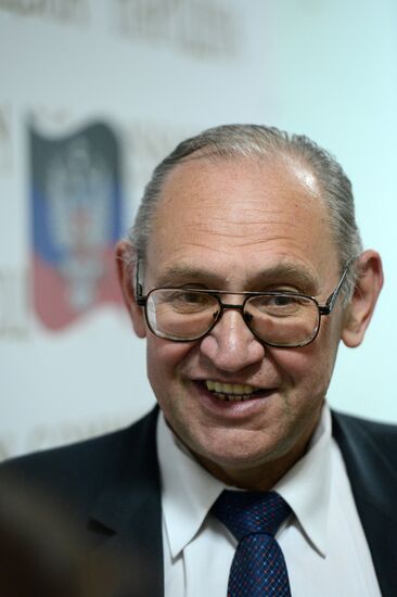 Counting ballots following referendum on the status of southeastern Ukraine