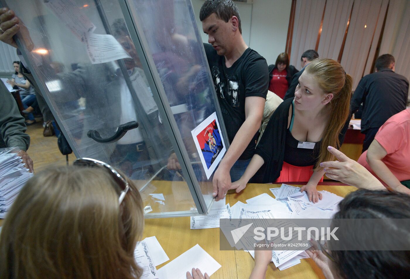 Counting votes after referendum on status of southeastern Ukraine