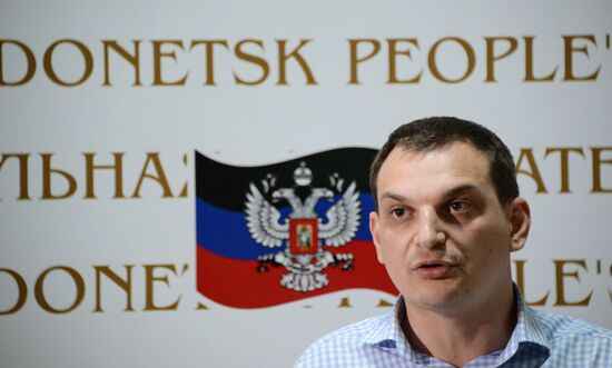 Counting ballots following referendum on the status of southeastern Ukraine