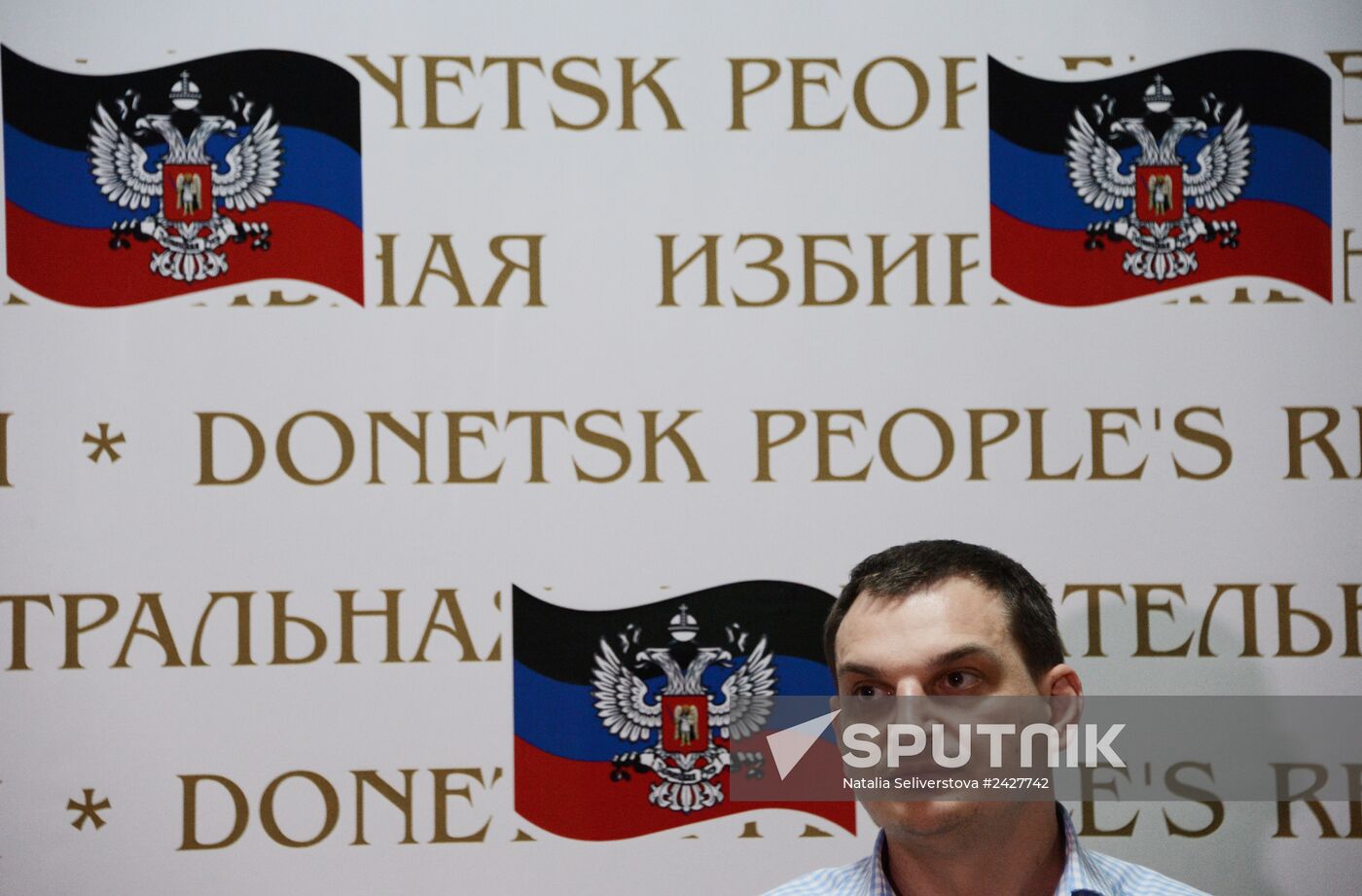 Counting ballots following referendum on the status of southeastern Ukraine