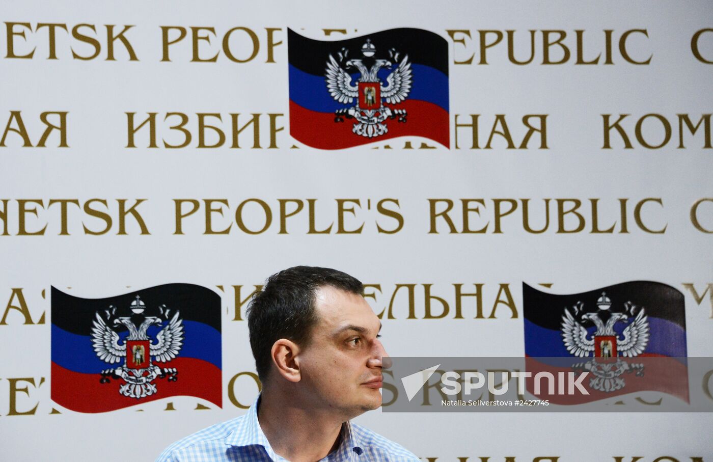 Counting ballots following referendum on the status of southeastern Ukraine