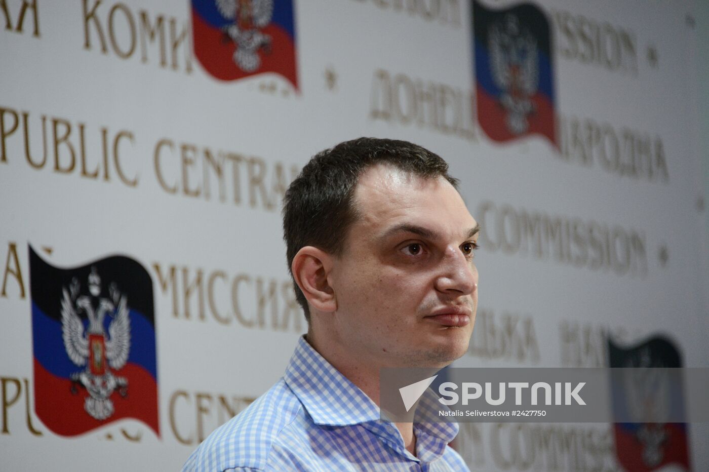 Counting ballots following referendum on the status of southeastern Ukraine