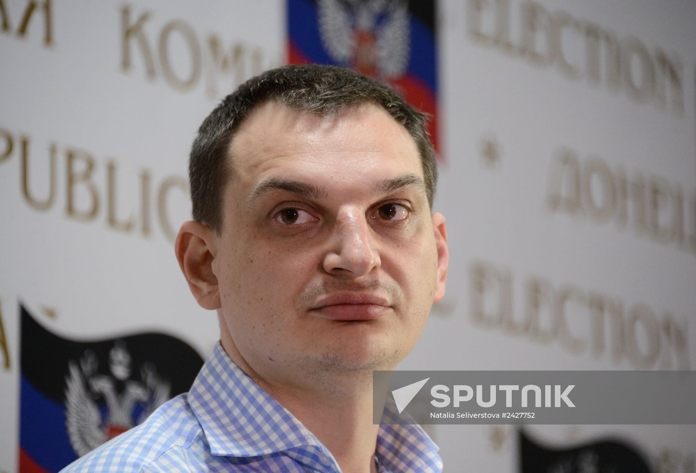 Counting ballots following referendum on the status of southeastern Ukraine