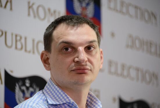 Counting ballots following referendum on the status of southeastern Ukraine