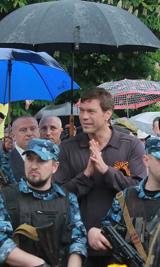 Concert and rally devoted to referendum on status of Lugansk Republic