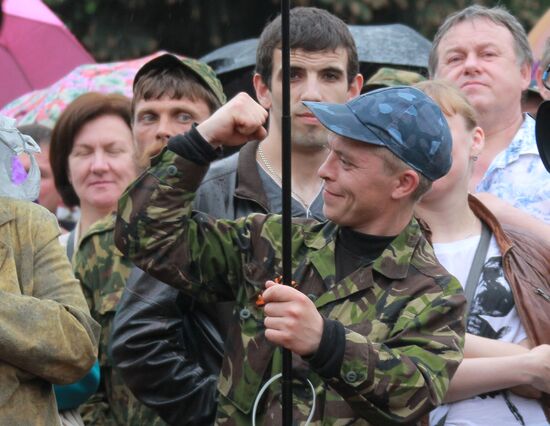 Concert and rally devoted to referendum on status of Lugansk Republic