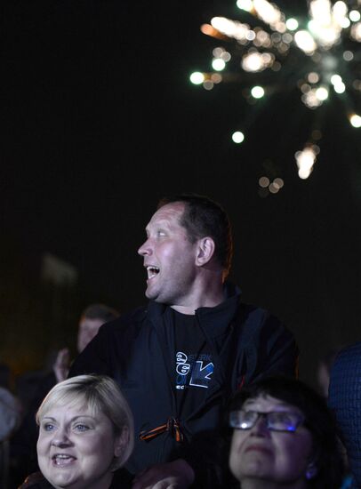 Concert and meeting dedicated to referendum on status of Donetsk People's Republic