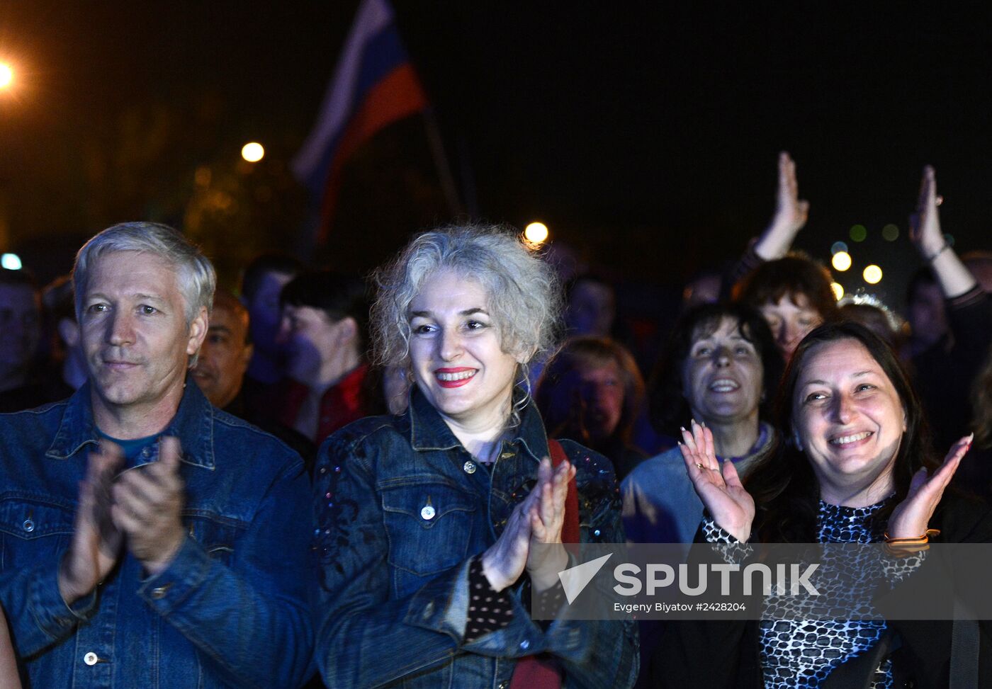 Concert and meeting dedicated to referendum on status of Donetsk People's Republic