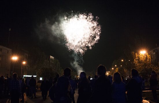 Concert and meeting dedicated to referendum on status of Donetsk People's Republic