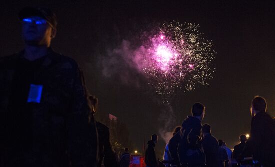 Concert and meeting dedicated to referendum on status of Donetsk People's Republic