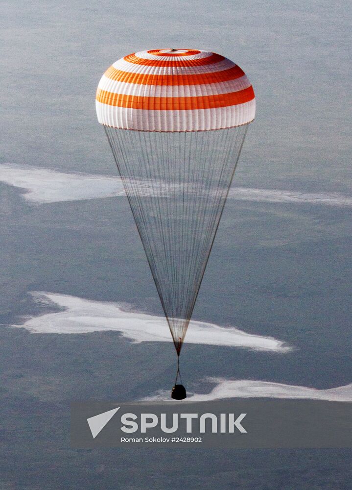 Crew of the ISS Expedition 38/39 returns to Earth