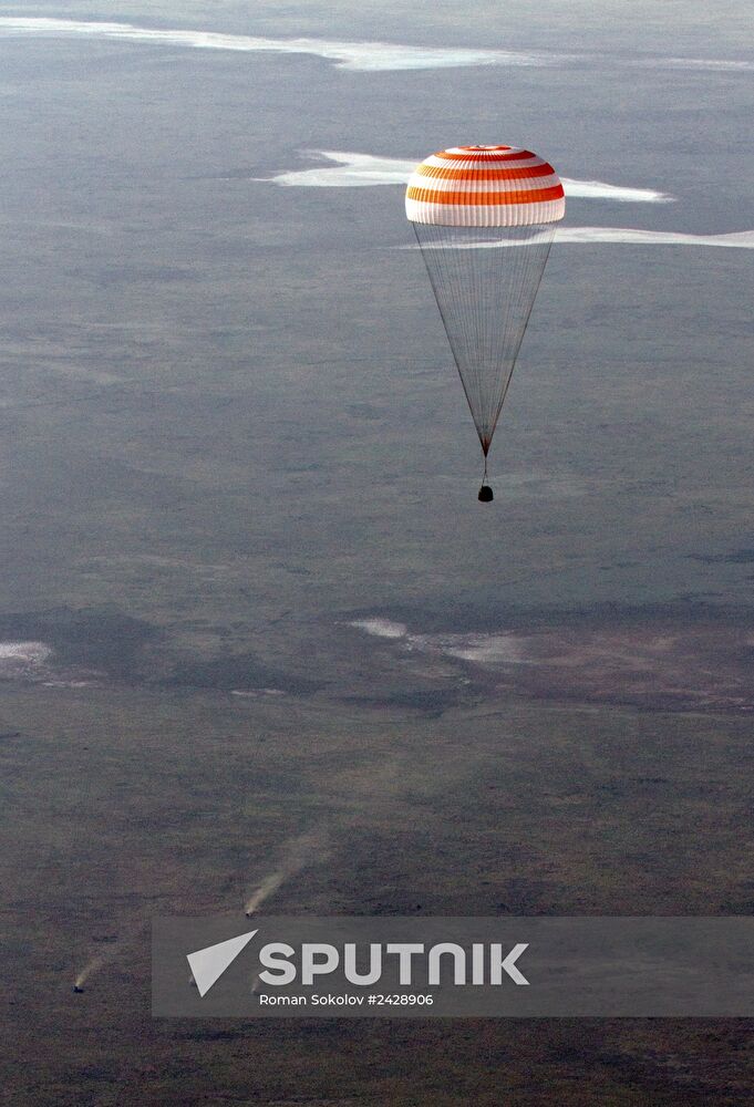 Crew of the ISS Expedition 38/39 returns to Earth