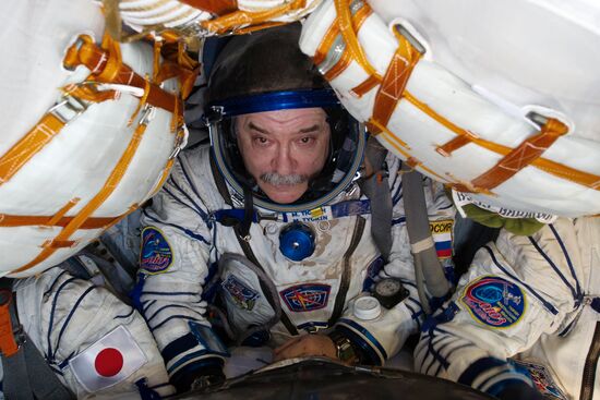 Crew of the ISS Expedition 38/39 returns to Earth