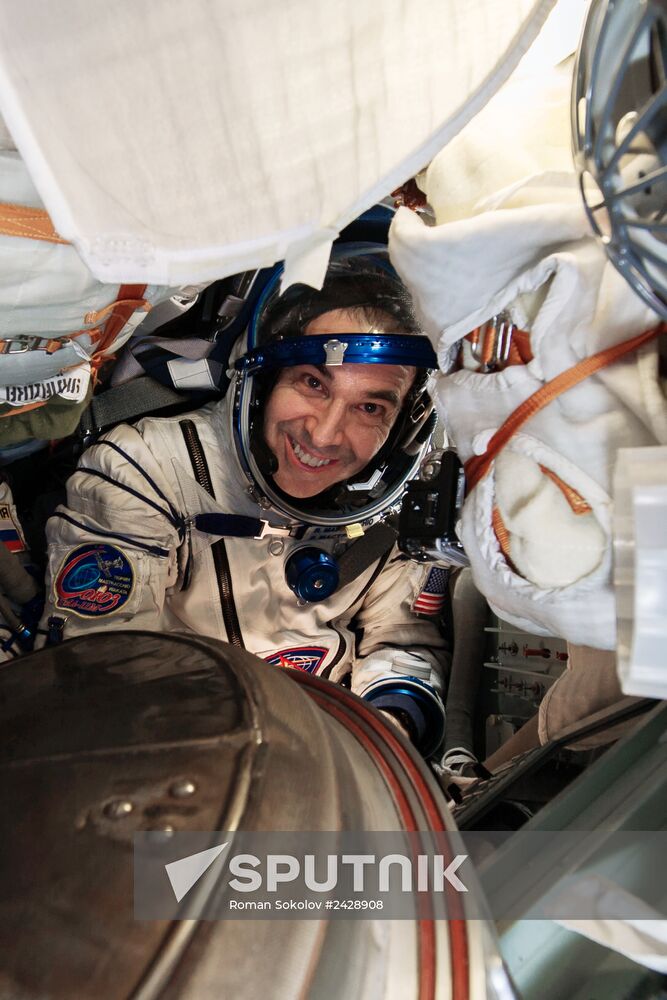 Crew of the ISS Expedition 38/39 returns to Earth