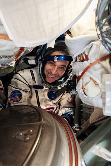 Crew of the ISS Expedition 38/39 returns to Earth