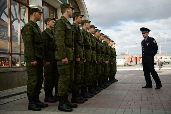 Presidential Regiment conscripts depart from Novosibirsk