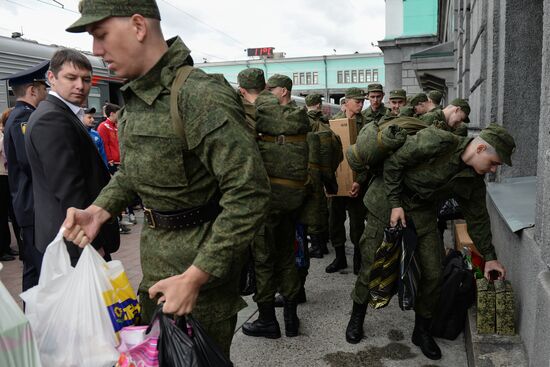 Presidential Regiment conscripts depart from Novosibirsk