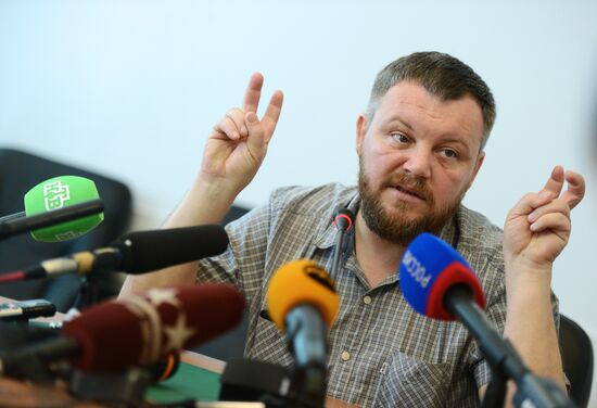 Andrei Purgin, co-chairman of Donetsk People's Republic government, gives news conference